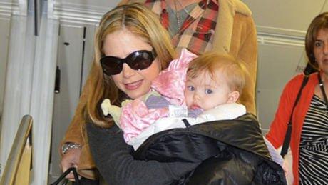 Mira Sorvino és kislánya Lucia