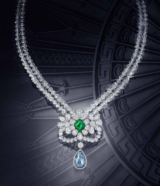 Le Collier Bleu de Reve Le Collier Bleu de Reve