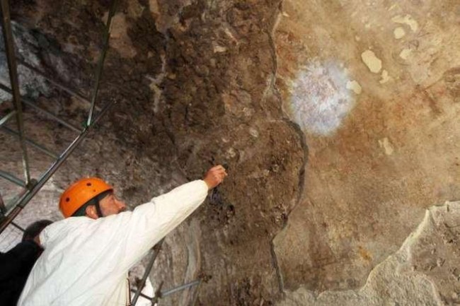 Ókori graffitik a Colosseum falain