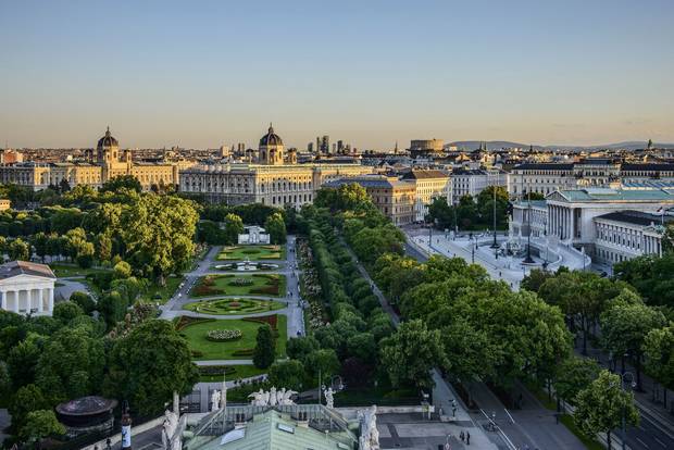 Bécs a 150 éves Ringstrassét ünnepli