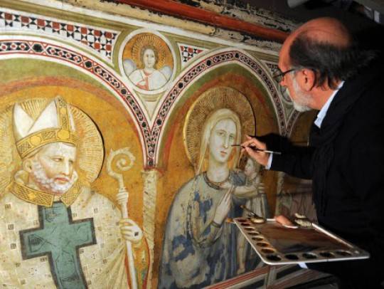 Elrontották az Assisi bazilika freskóit
