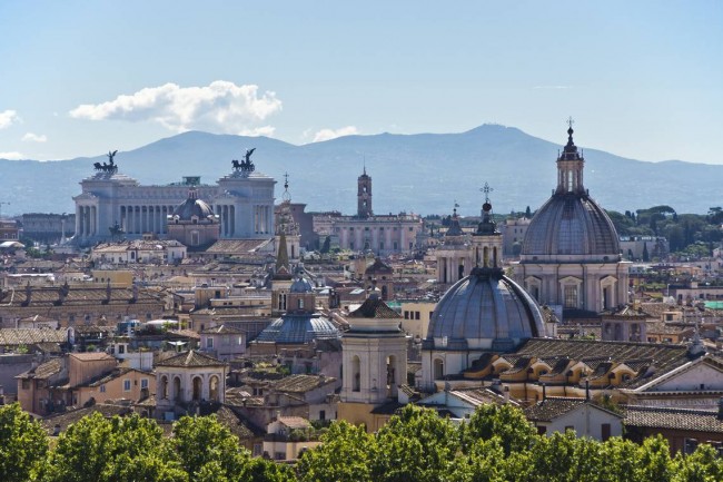 Nehéz a turisták sora Rómában