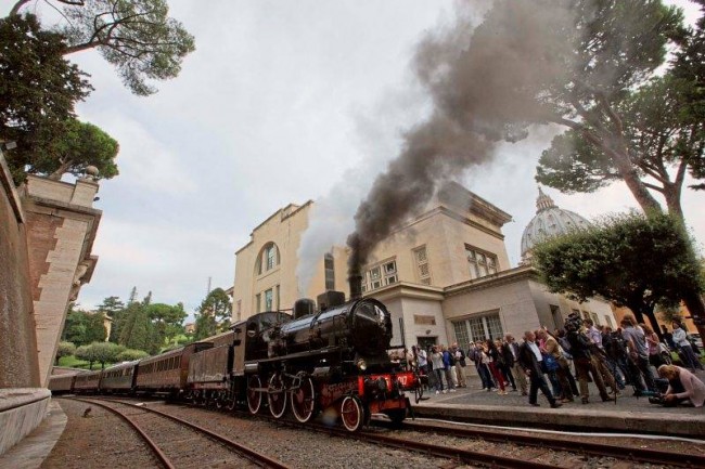 Vatikáni vasút visz a Castel Gandolfo-i pápai palotába