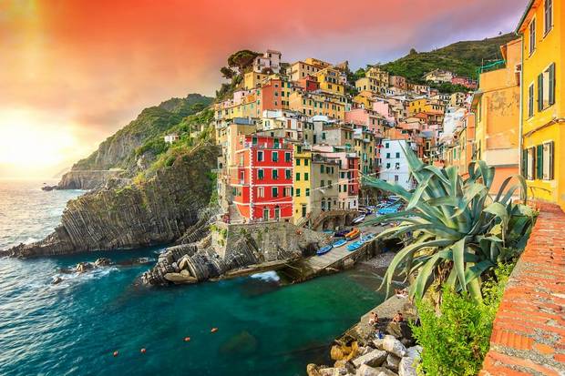 Lélegzetelállítóak a sziklára épült olasz városok