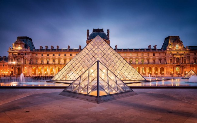 30 éves a Louvre üvegpiramisa :: Hetedhétország