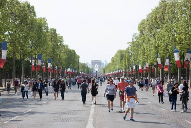 Így lett Champs-Elysées sétálóutca