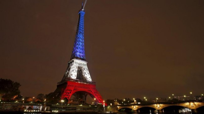 Világítsd ki az Eiffel-tornyot az EB-én!
