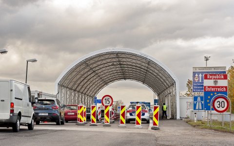 Újraépül Hegyeshalomnál a határátkelőhely