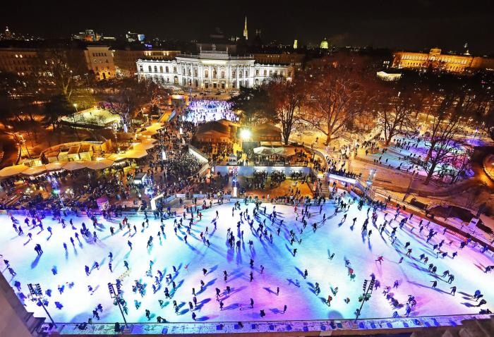 Januárban hatalmas jégpálya nyílik Bécsben