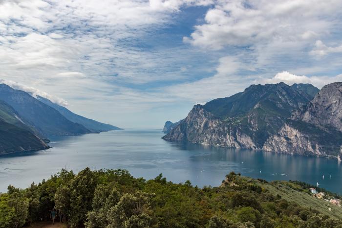 Lebegő bicikliút épül a Garda-tó körül