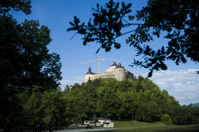 Képeken, hol tart a Krasznahorkai vár felújítása