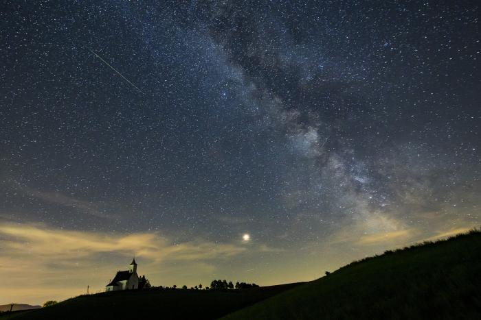 Gyönyörű fotó készült a Perseida meteorrajról a Felvidéken