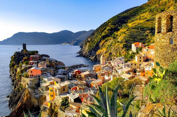Nem lehet büntetlenül strandpapucsban mászkálni a Cinque Terre gyönyörű városkáiban