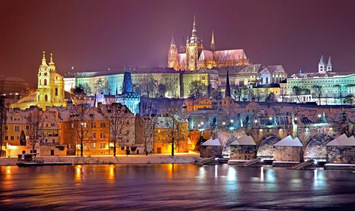 700 ezer turista látogat decemberben Prágába