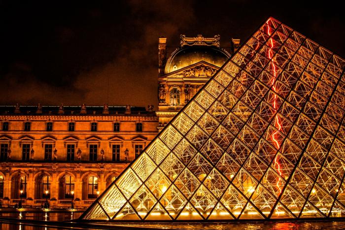 Éjjel-nappal nyitva lesz a Louvre Leonardo-kiállítása az utolsó három napon