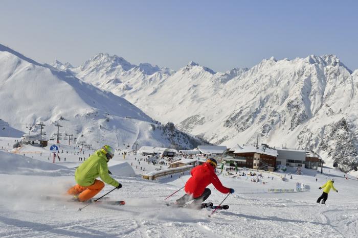 Koronavírus: Tirolban vége van a síszezonnak-Paznauntal és St. Anton am Arlberg karanténba került