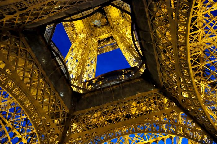 A járvány miatt csak megmászni lehet az Eiffel-tornyot