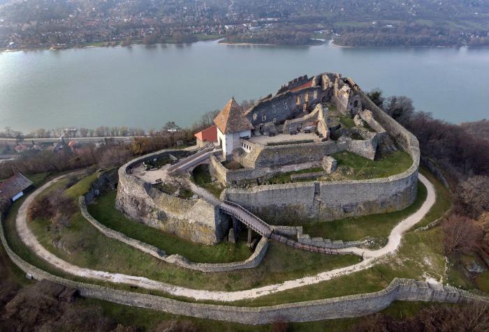 Visegrád: Felújítják a Dunakanyar leglátogatottabb műemlékét