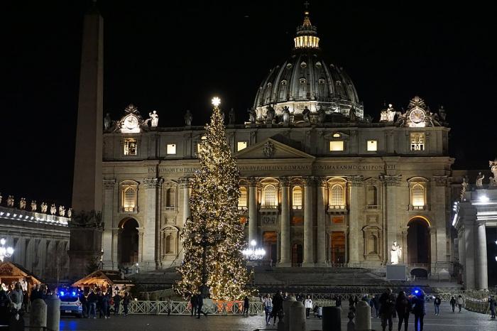 Vatikán karácsonyfáján december elején gyulladnak fel a fények