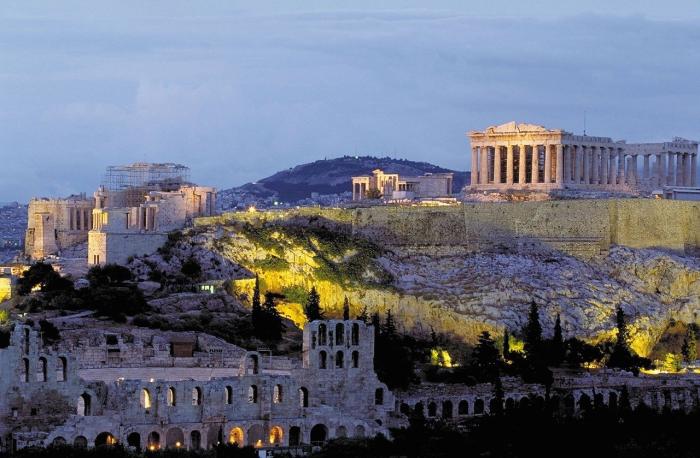 London nem engedi, hogy az Akropolisz teljes pompájában ragyogjon