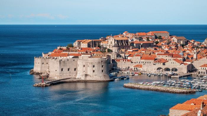 Százeurós strandtörölköző borzolja a kedélyeket Dubrovnikban